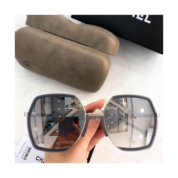 Chanel 2019 Womens Trendy Metal Pearl Frame Sungla… - 1