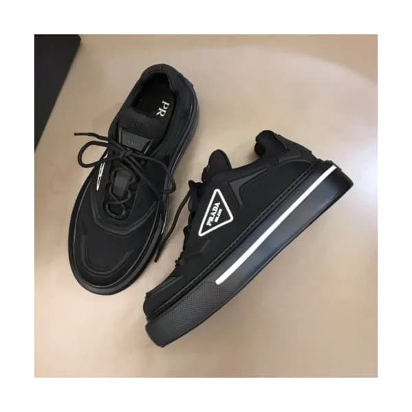 프라다 남성 레트로 레더 스니커즈 Size(240 - 270) 블랙 - Prada Me… - 1