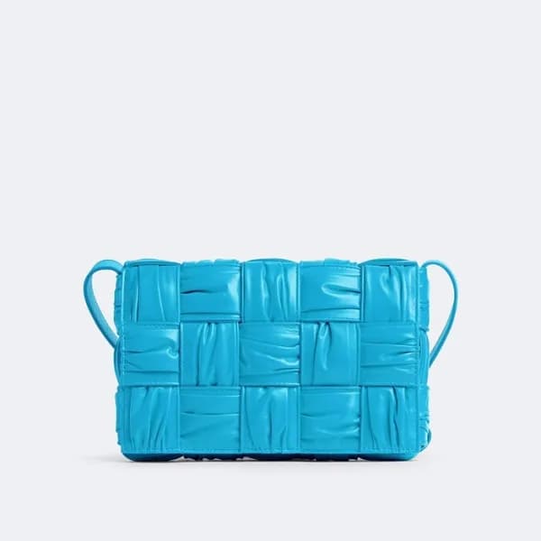 보테가베네타 남/녀 블루 카세트백 - Bottega Veneta Unisex Blue Ca… - 1