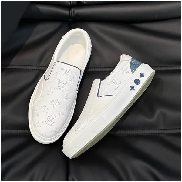 루이비통 남성 모던 화이트 로퍼 - Louis vuitton Mens White Loafe… - 1