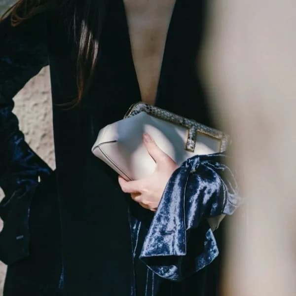 펜디 여성 그레이 퍼스트 백 - Fendi Womens First Bag - feb185x - 1