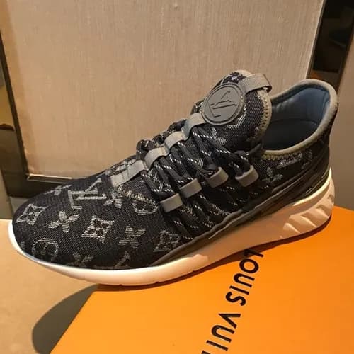 LOUIS VUITTON 2018 MENS CANVAS RUNNING SHOES - 루이비… - 1