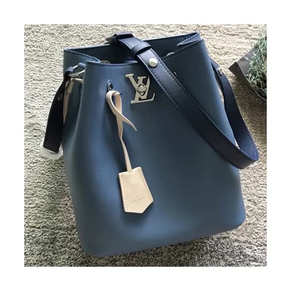 Louis Viutton Lock Me Bucket Shouder Bag ,27cm - 루… - 1