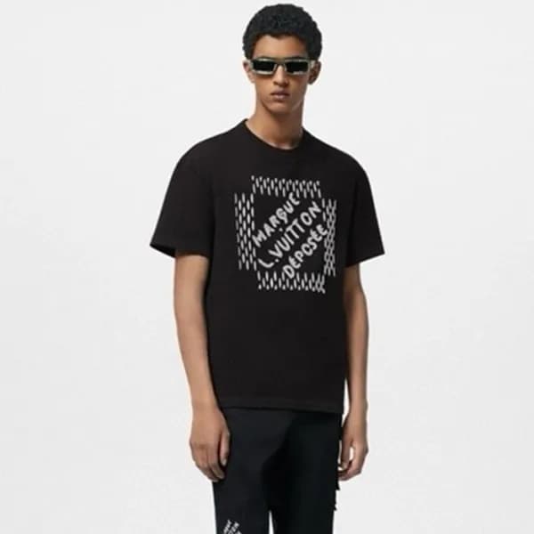 루이비통 남성 블랙 반팔 티셔츠 - Louis vuitton Mens Black Tshir… - 1