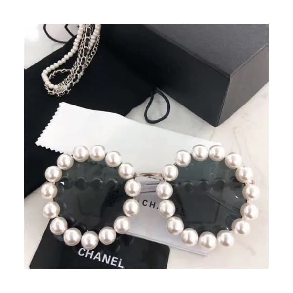 [럭셔리]Chanel 2019 Womens CC Logo Pearl Charm Metal … - 1