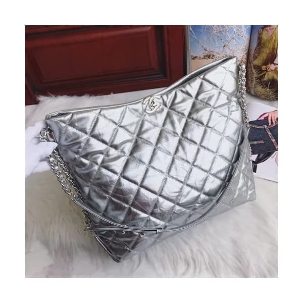 Chanel 2019 Leather Shoulder Shopper Bag ,34CM - 샤… - 1