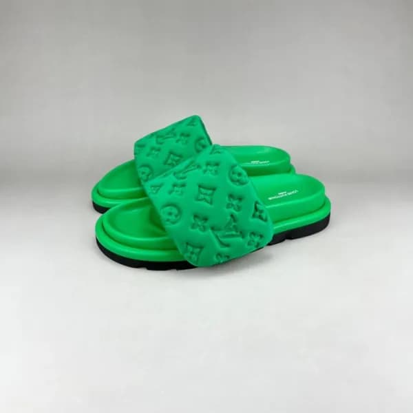 루이비통 남/녀 이니셜 그린 슬리퍼 - Unisex Green Slippers - lou0… - 1