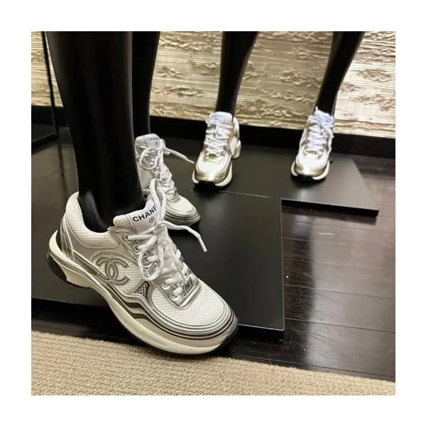샤넬 여성 화이트 CC 스니커즈 - Chanel Womens White Sneakers -… - 1