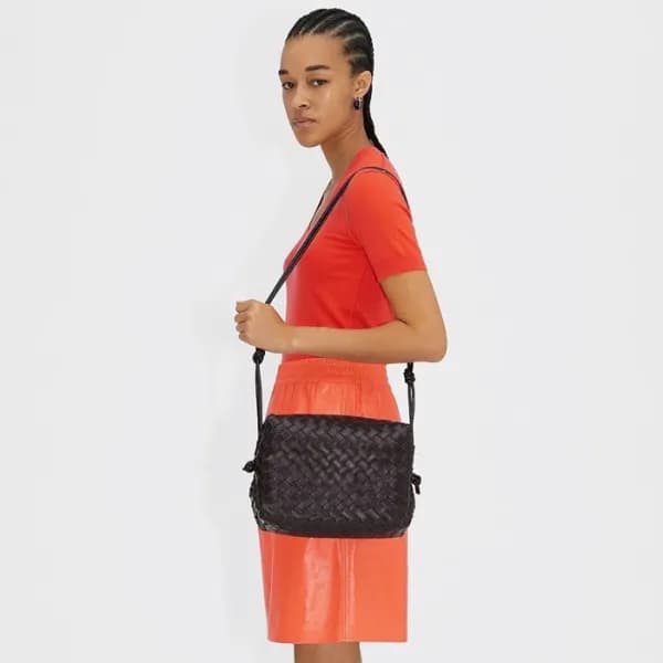 보테가베네타 여성 브라운 크로스백 - Bottega Veneta Womens Brown C… - 1