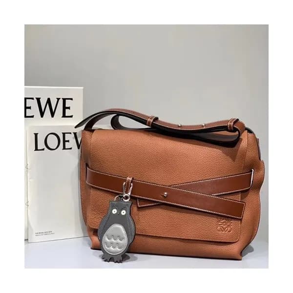 Loewe 2019 Messenger Shoulder Bag, 32CM - 로에베 2019… - 1