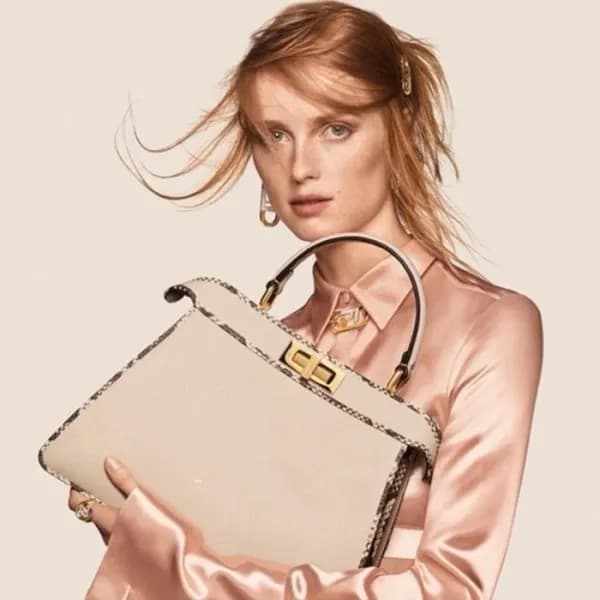 펜디 여성 화이트 피카부백 - Fendi Womens White Peekaboo - feb… - 1