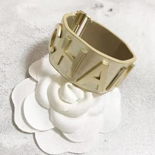 CHANEL Yellow Gold Bangle - 샤넬 여성용 팔지18k 도금 옐로우 골… - 1