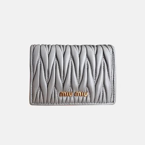 18/19 MiuMiu Ladies Matelassé Logo Small Wallet 5M… - 1