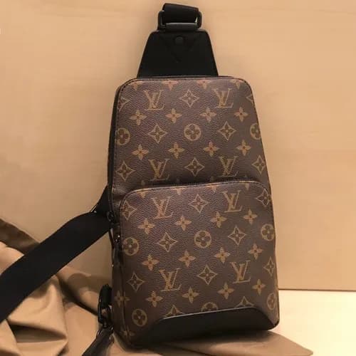 Louis Vuitton 2019 Monogram Mens Hip Sack,31cm - 루… - 1