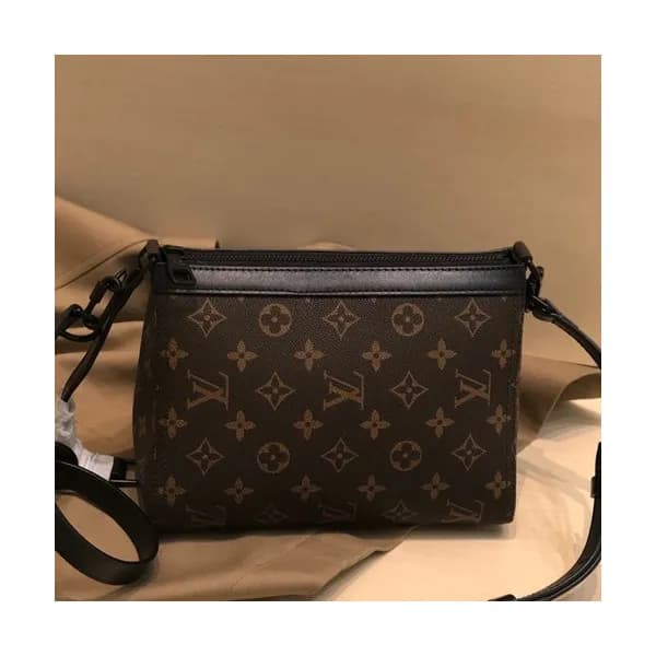 Louis Vuitton 2019 Monogram Tote Shoulder Bag,23cm… - 1