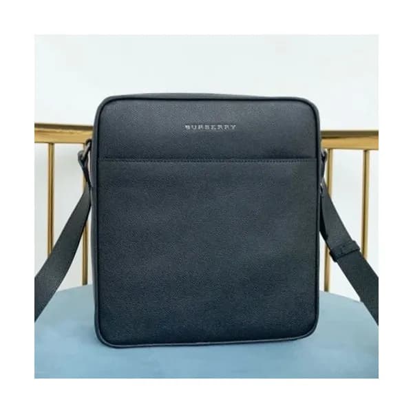 Burberry 2019 Leather Messenger Shoulder Bag ,28CM… - 1