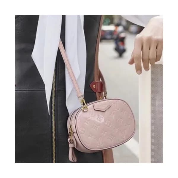 Louis Vuitton 2019 Monogram Vernis Leather Hip Sac… - 1