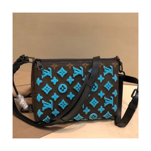 Louis Vuitton 2019 Monogram Shoulder Bag,23cm - 루이… - 1
