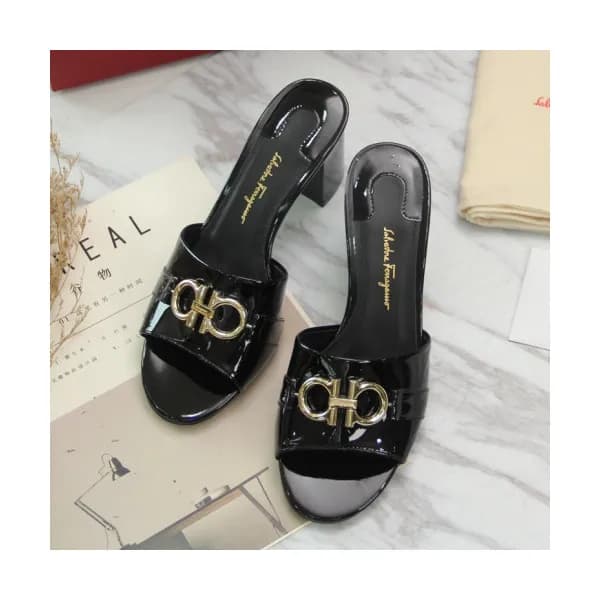 Salvatore Ferragamo 2019 Womens Patent Gancio Meta… - 1