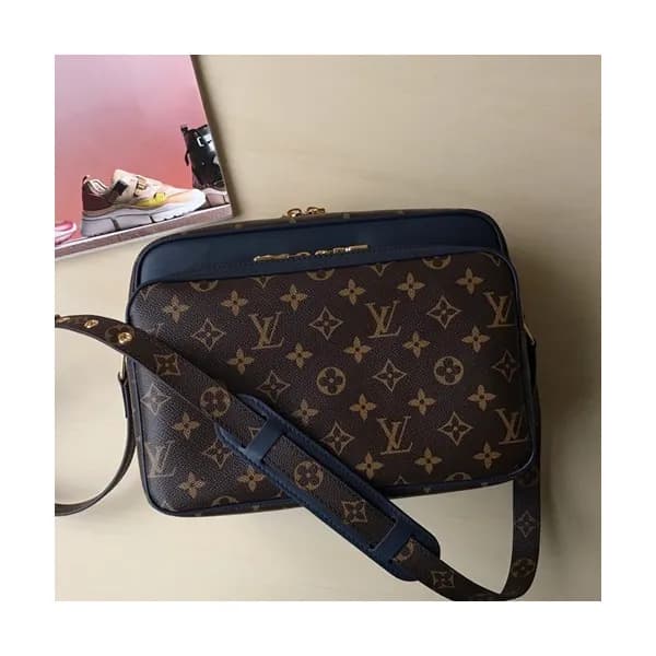 Louis Vuitton 2019 Nil Slim Shoulder Bag,20cm - 루이… - 1