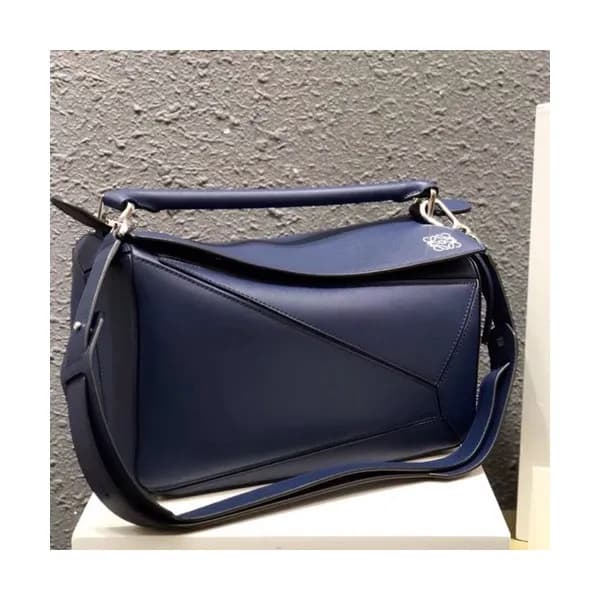 Loewe 2019 Puzzle Medium Shoulder Bag, 29CM - 로에베 … - 1