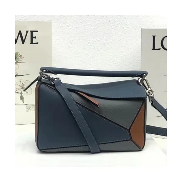 Loewe 2019 Puzzle Small Shoulder Bag, 24CM - 로에베 2… - 1