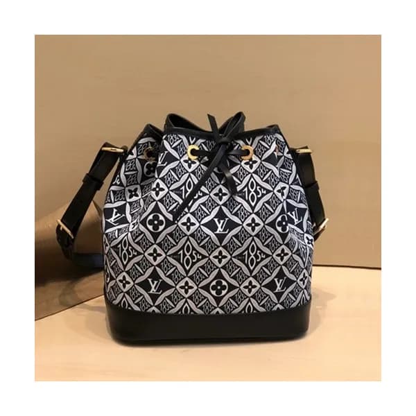Louis Vuitton 2020 Bucket Shoulder Cross Bag,24cm … - 1