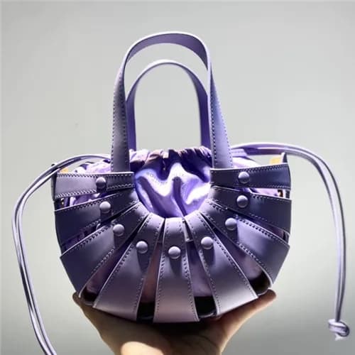 [귀여움 뿜뿜]Bottega Veneta 2021 Mini The Shell Tote Ba… - 1