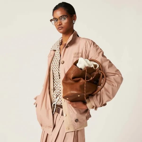 미우미우 여성 아벙츄어 레더 백 - Miumiu Womens Aventure Bag - m… - 1