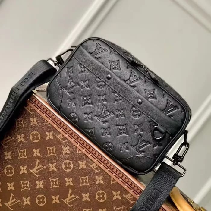 Louis Vuitton Clutch Cross Bag,24cm - 루이비통 크로스백 M… - 1