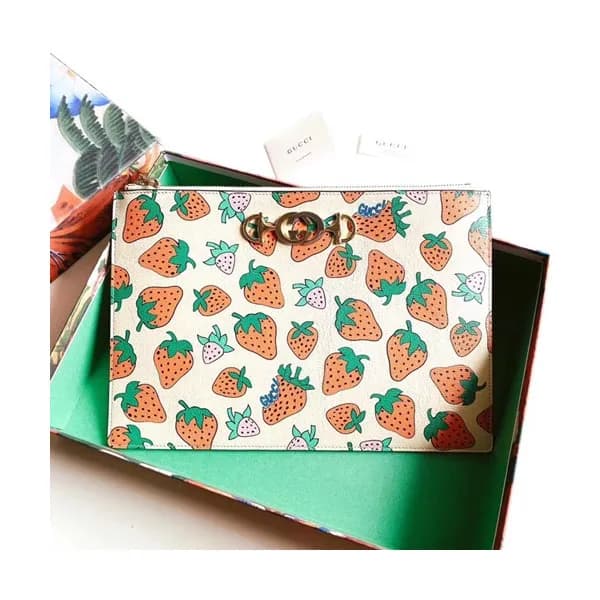 Gucci 2019 Zumi Strawberry Print Clutch Bag ,30CM … - 1