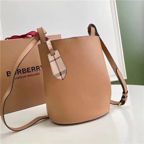 [버버리]Burberry 2021 Women's Leather Bucket Shou… - 1