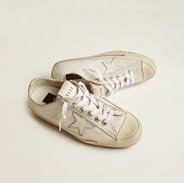 골든구스 여성 아이보리 스타 스니커즈 - Golden Goose Womens Vstar2 … - 1