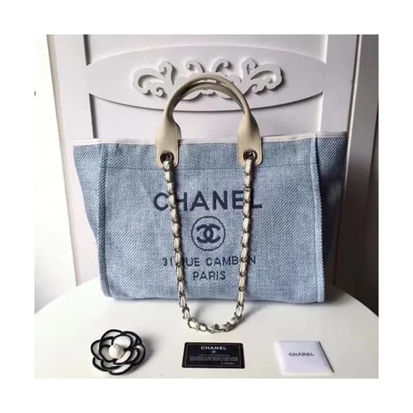 Chanel 2018 Canvas Deauville Tote Shoulder Bag,39C… - 1