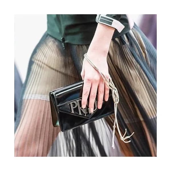 Prada Logo Chain Shoulder Bag,19cm - 프라다 로고 체인 숄더백… - 1