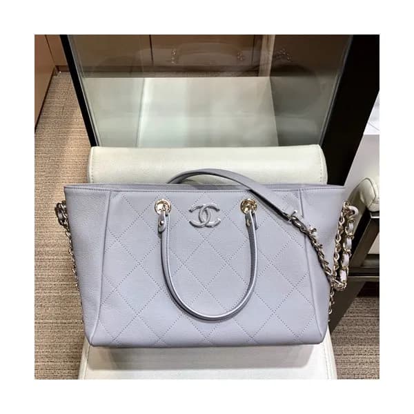 Chanel 2019 Leather Women Tote Shoulder Shopper Ba… - 1