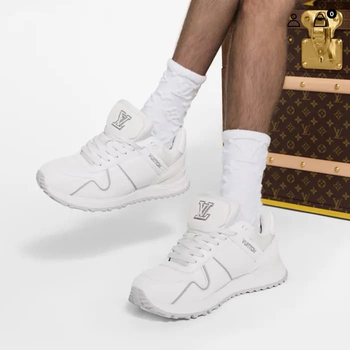 루이비통 남성 런 어웨이 스니커즈 - Louis vuitton Mens Run Away S… - 1