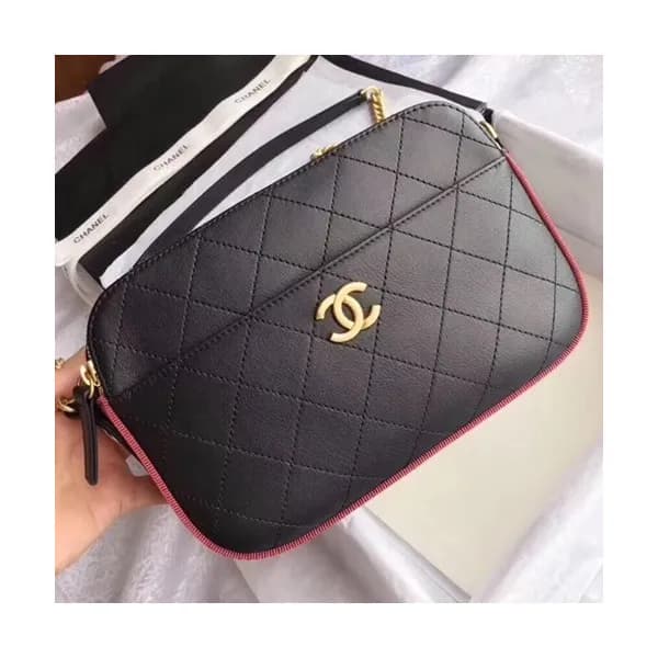 Chanel 2018/2019 Chain Camera Bag, 24CM - 샤넬 2018/… - 1