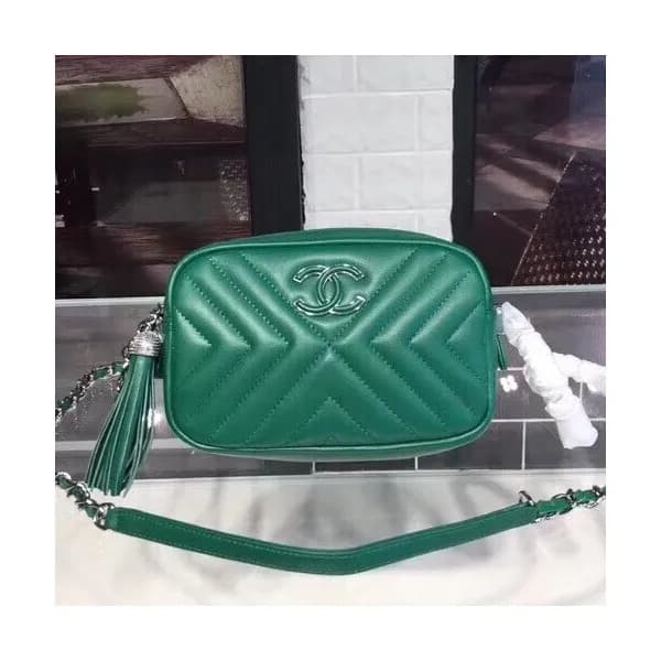 Chanel 2018/2019 Chain Camera Bag, 18CM - 샤넬 2018/… - 1