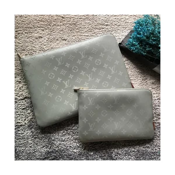 Louis Vuitton Etui Voyage Clutch Bag,24/33cm - 루이비…
