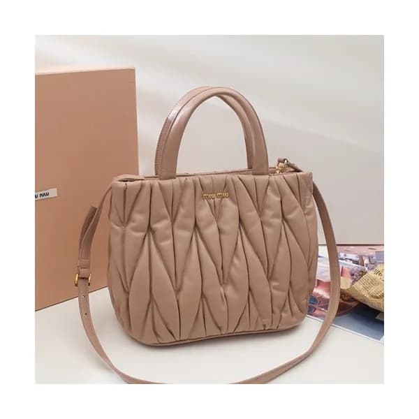 MiuMiu 2019 Matelasse Tote Shoulder Bag,24cm - 미우미… - 1