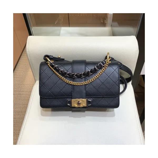 Chanel 2019 Leather Small Shoulder Bag ,22CM - 샤넬 … - 1