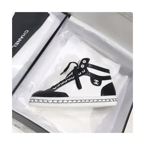 Chanel 2020 Ladies Leather Sneakers - 샤넬 2020 여성용… - 1
