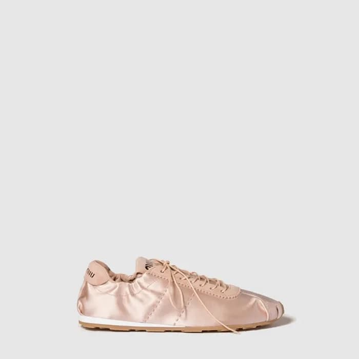 미우미우 여성 플룸 새틴 스니커즈 - Miumiu Womens Plume Satin Sne… - 1