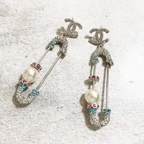 CHANEL White Gold Earring - 샤넬 여성용 18k도금 화이트 골드… - 1