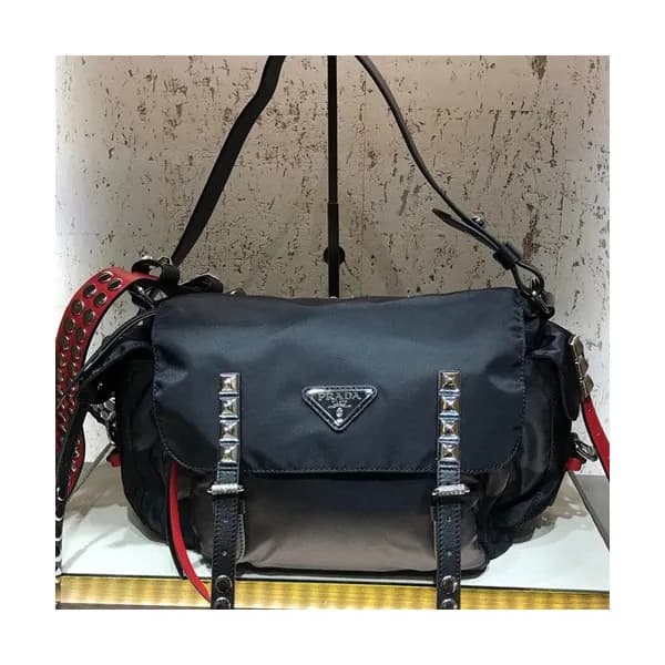 Prada 2018 Nylon Shoulder Bag ,32CM - 프라다 2018 나일론… - 1