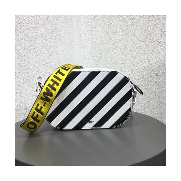 Off White 2019 Leather Camera Shoulder Bag,21cm - … - 1
