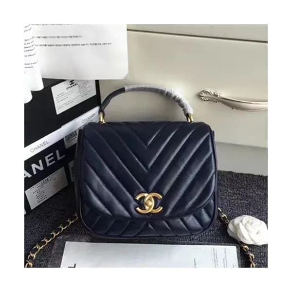 Chanel 2019 Leather Tote Shoulder Bag ,20CM - 샤넬 2… - 1