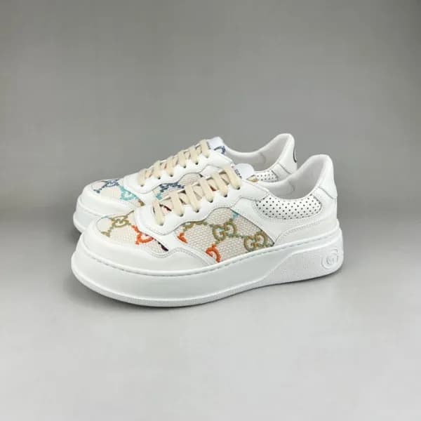 구찌 남/녀 클래식 화이트 스니커즈- Gucci Unisex White Sneakers -… - 1
