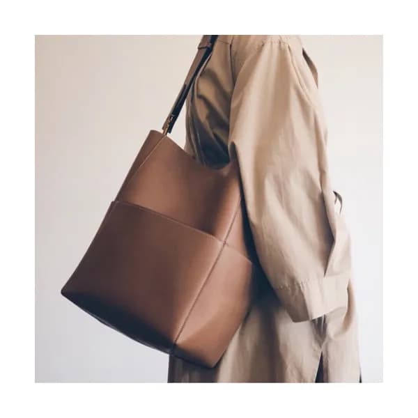 Celine Leather Sangle Shoulder Bag,33CM - 셀린느 레더 상… - 1